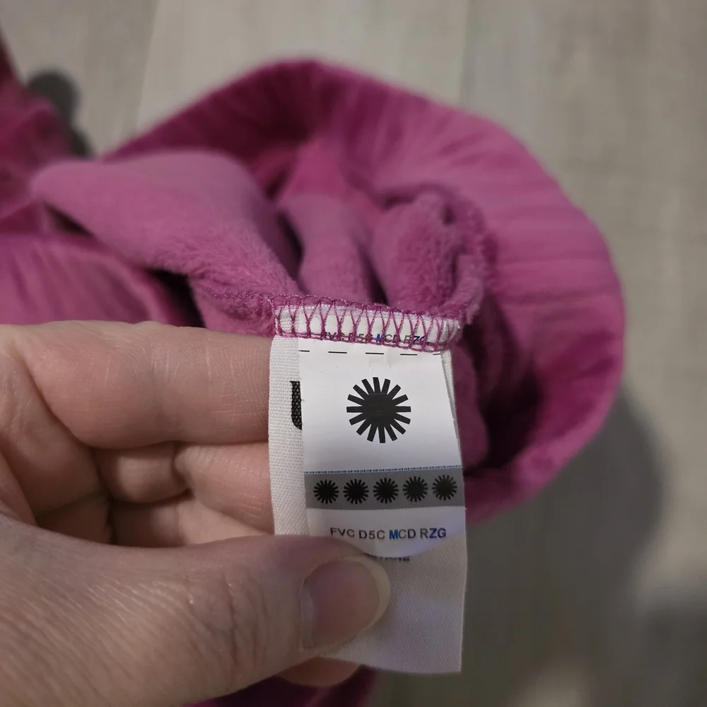 UGG Plush Crewneck Pullover in Deep Magenta Large - Picture 9 of 11